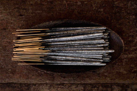 amae INCENSE Copal packaging display — elegant big bag presentation for gifting.