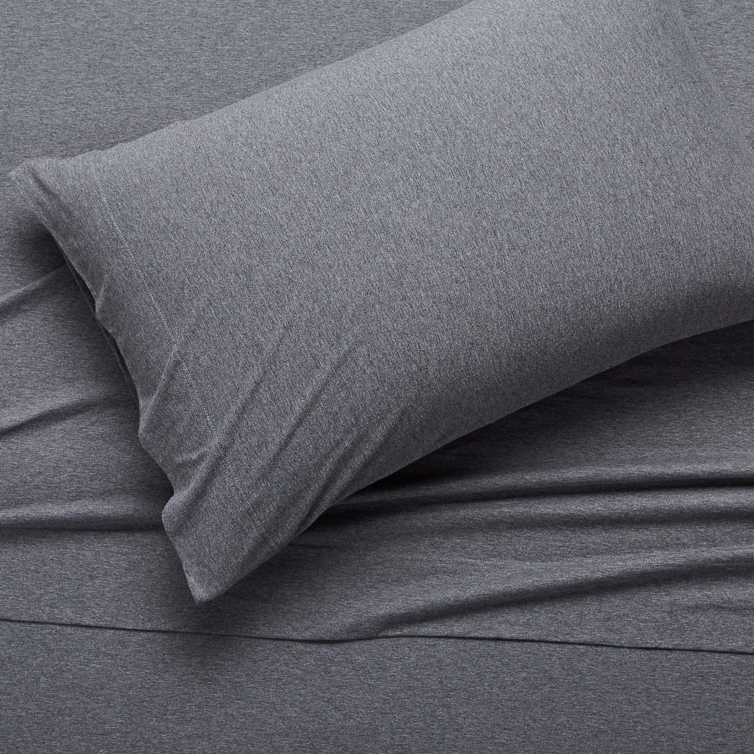 Amazon Basics breathable 3-piece bed sheet set twin pillowcase with secure fit and easy care