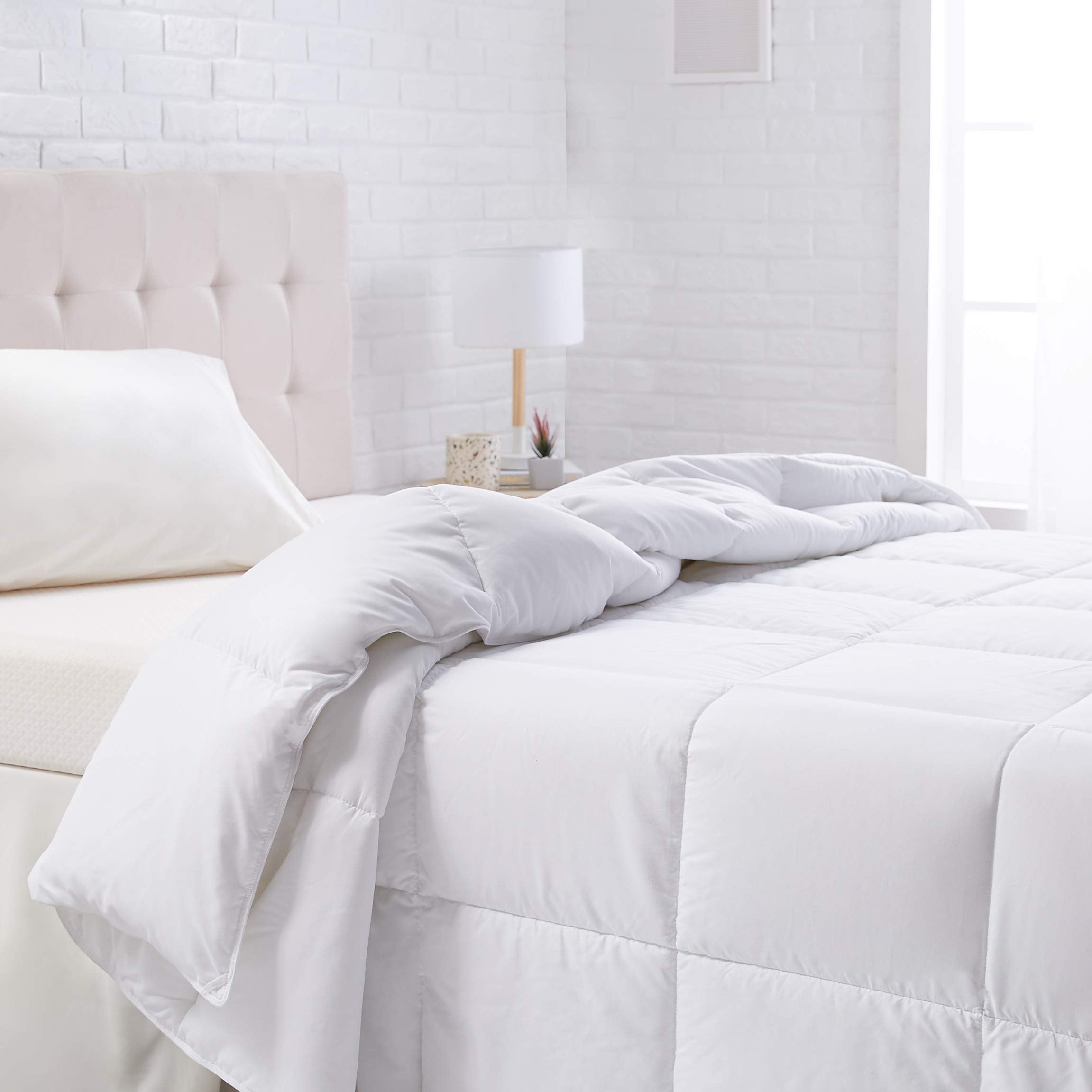 Amazon Basics down-alternative comforter king overview showing plush all-season warmth