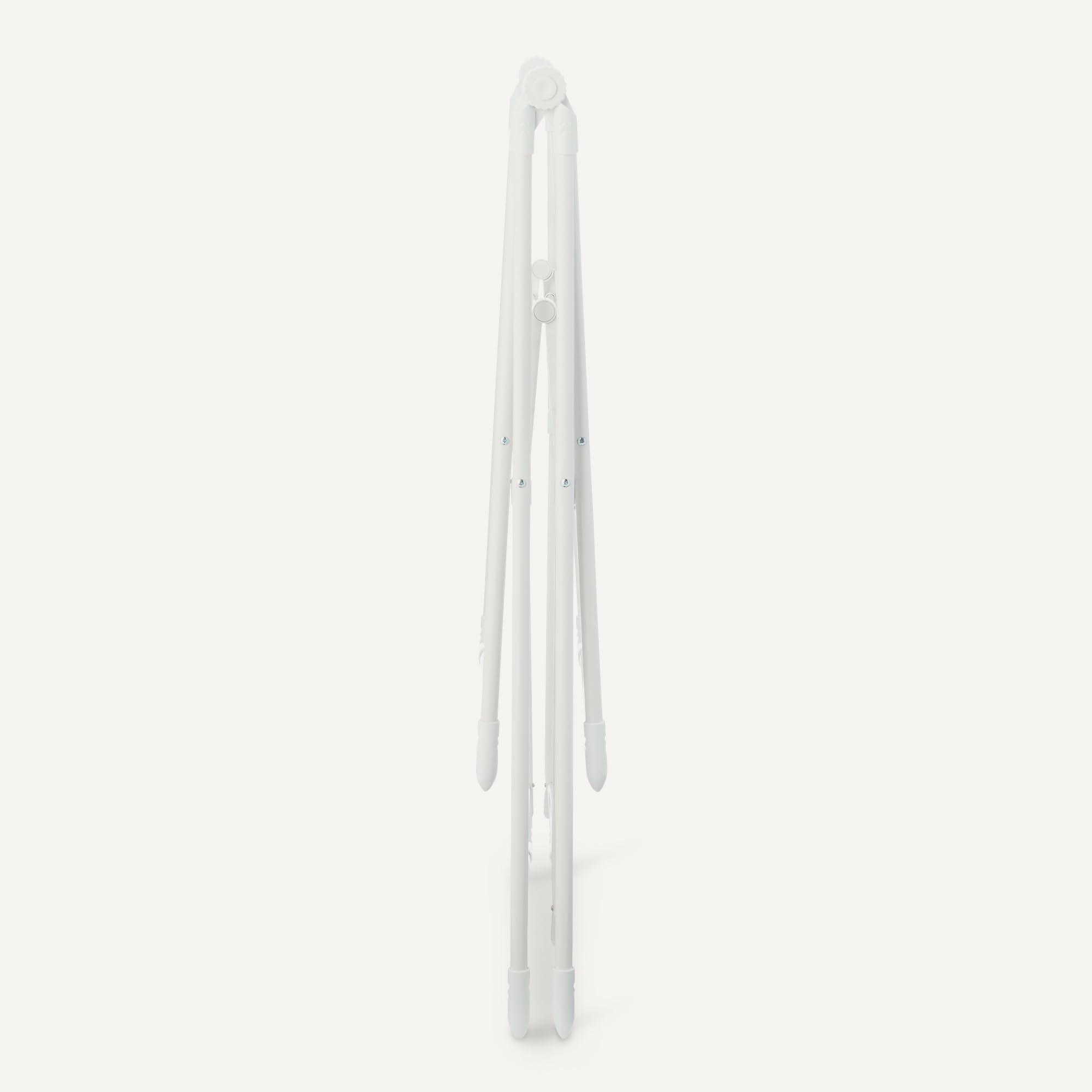Amazon Basics drying rack extended wings offer generous drying space.