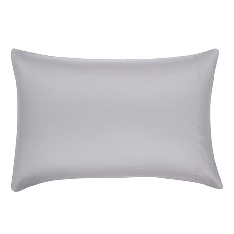 Amazon Basics fitted sheet 39x80x12 stays secure on twin mattress