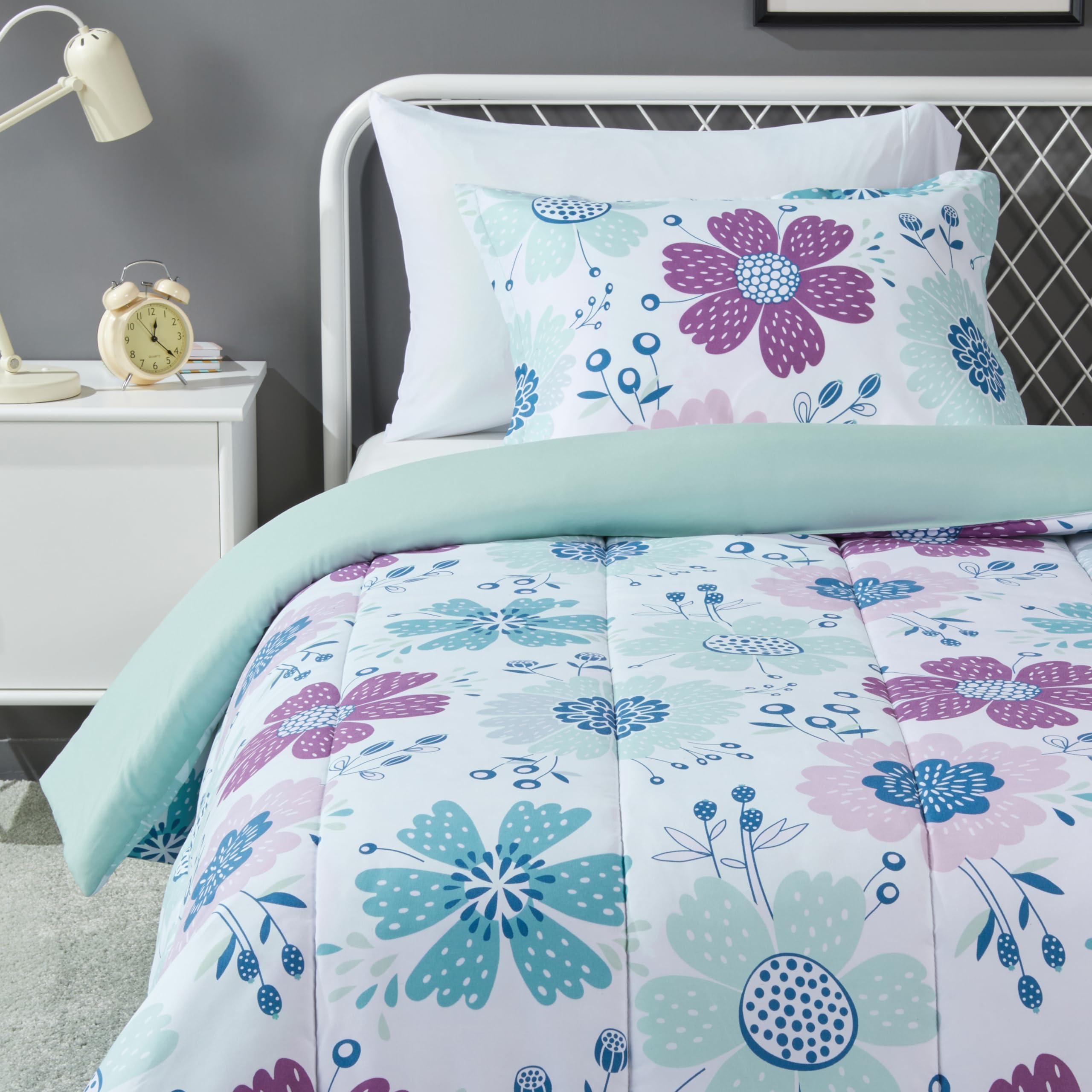 Amazon Basics kids comforter fabric close-up showcasing ultra-soft microfiber feel