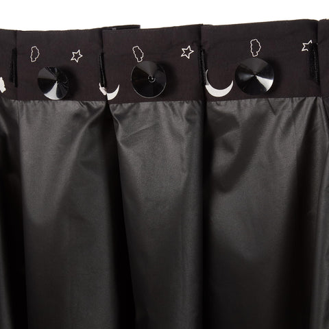 Amazon Basics 100% polyester fabric is machine washable for easy care.