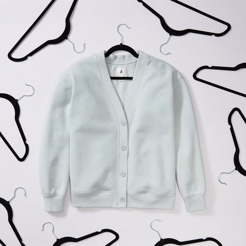 Amazon Basics metal-core hangers provide sturdy 10 lb capacity for heavier garments.