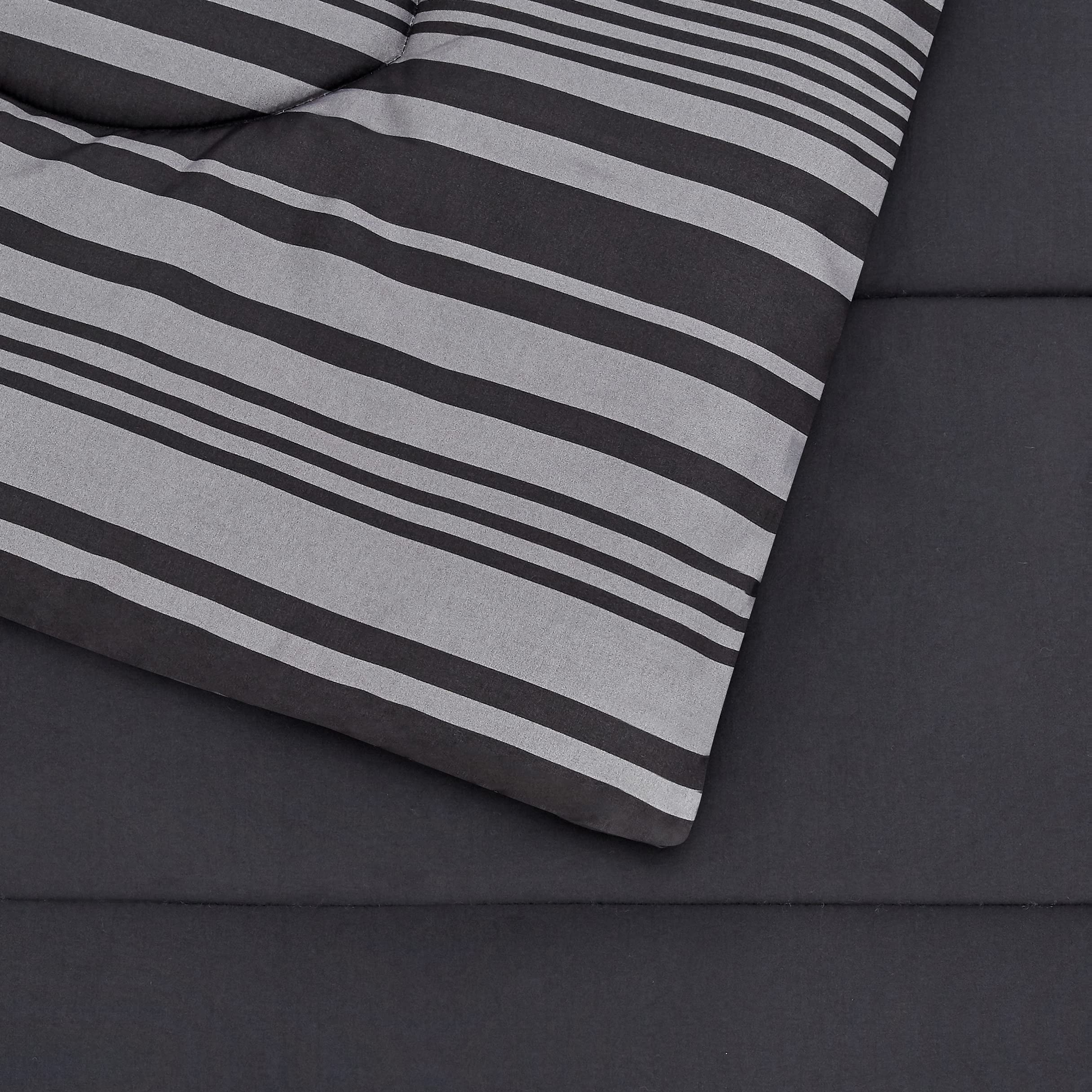Amazon Basics pillowcase 20x30 protects pillows with easy care