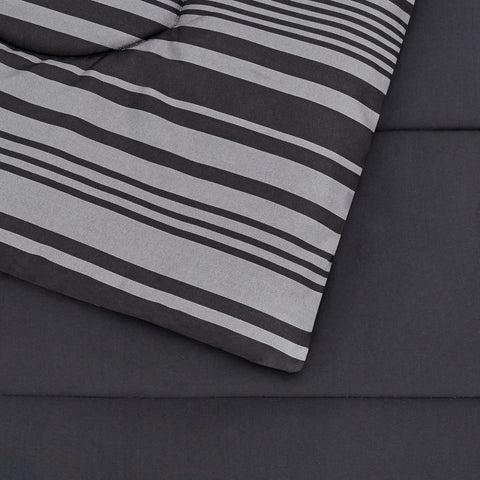 Amazon Basics pillowcase 20x30 protects pillows with easy care