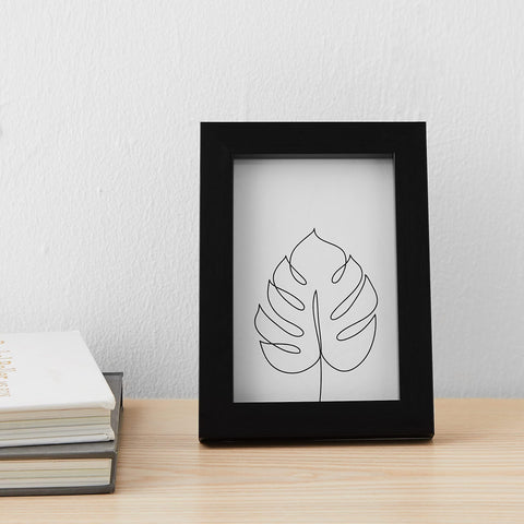 Amazon Basics five-pack 6x4 frames offering a cost-effective framing solution.