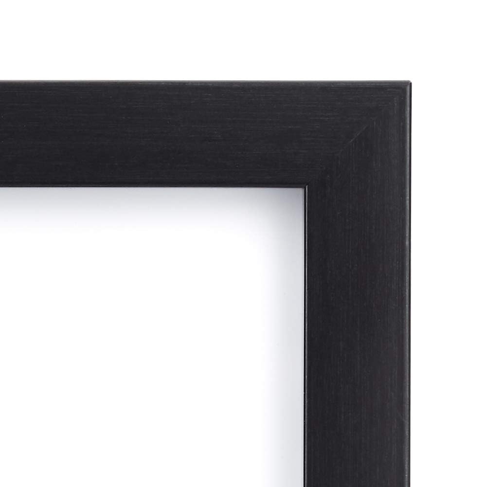 Amazon Basics 6x4 frame displayed horizontally and vertically for flexible layouts.