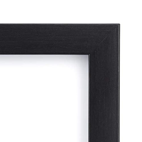 Amazon Basics frame supports horizontal or vertical photo orientations.