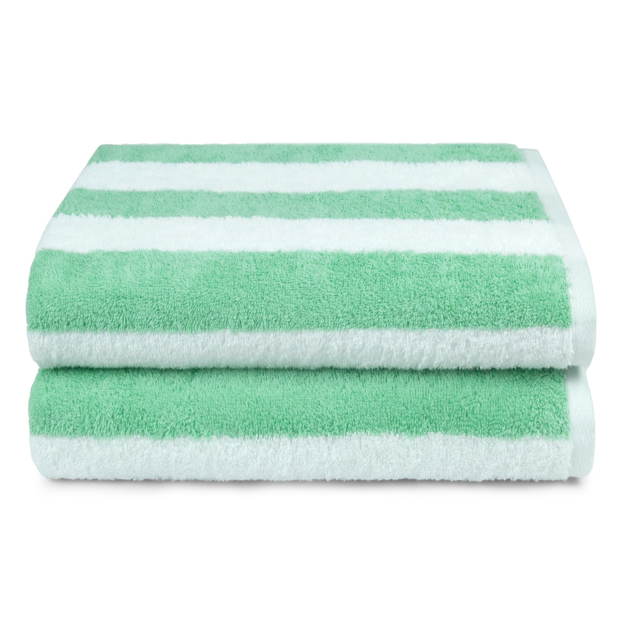 Amazon Basics towel placed at the beach for poolside use.