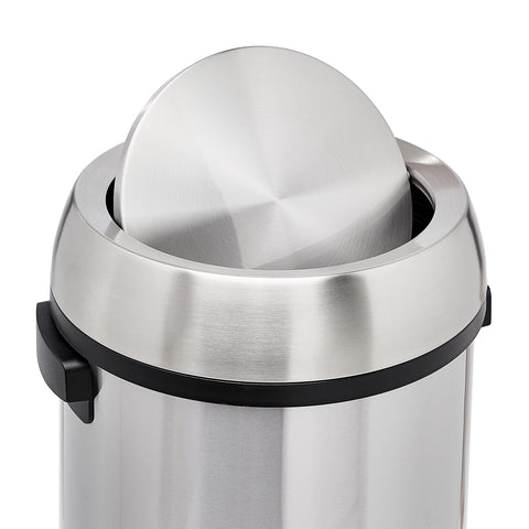 Lid lifts off for quick bag changes on the Amazon Basics can.