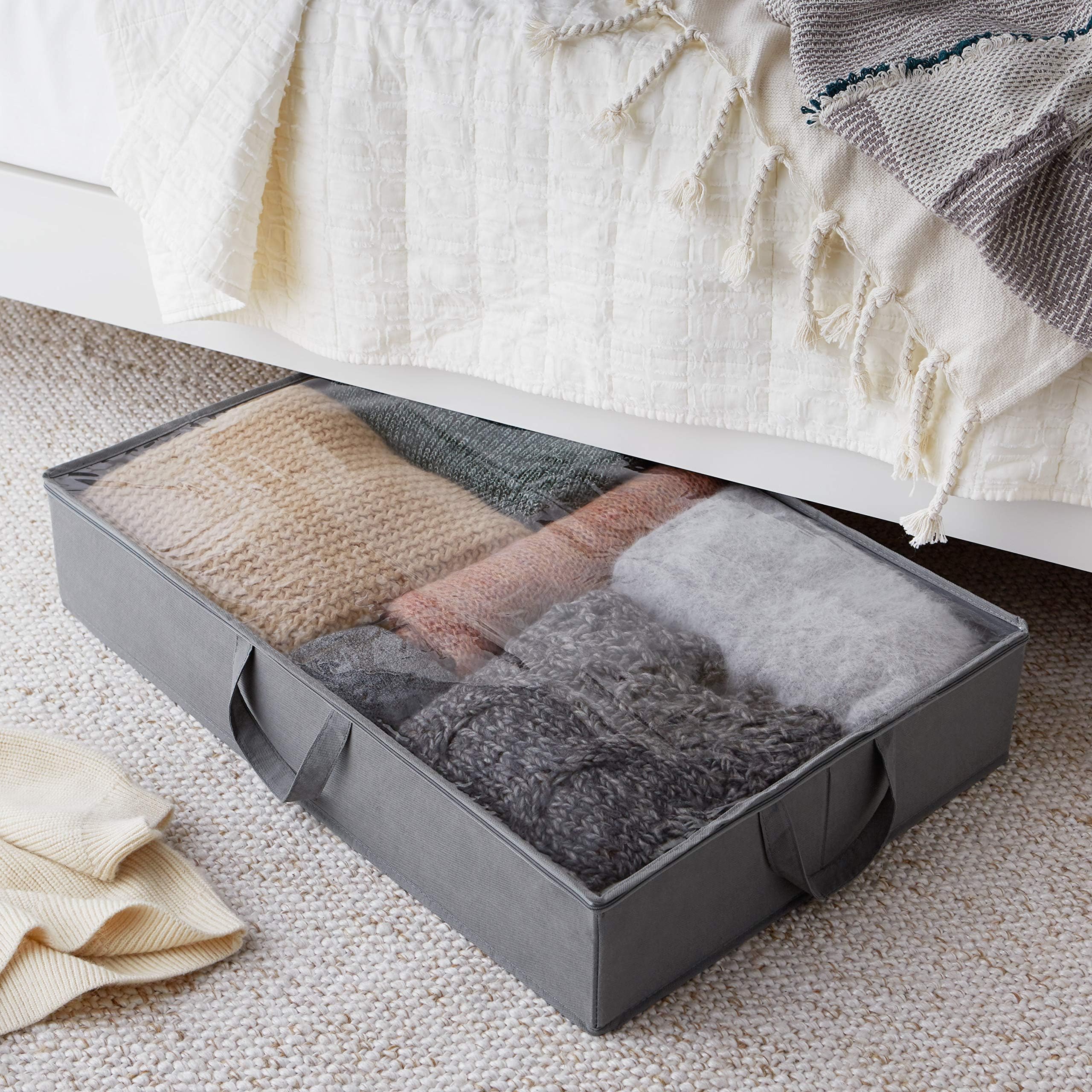 Amazon Basics under-bed storage bag zipper keeps clothes dust-free