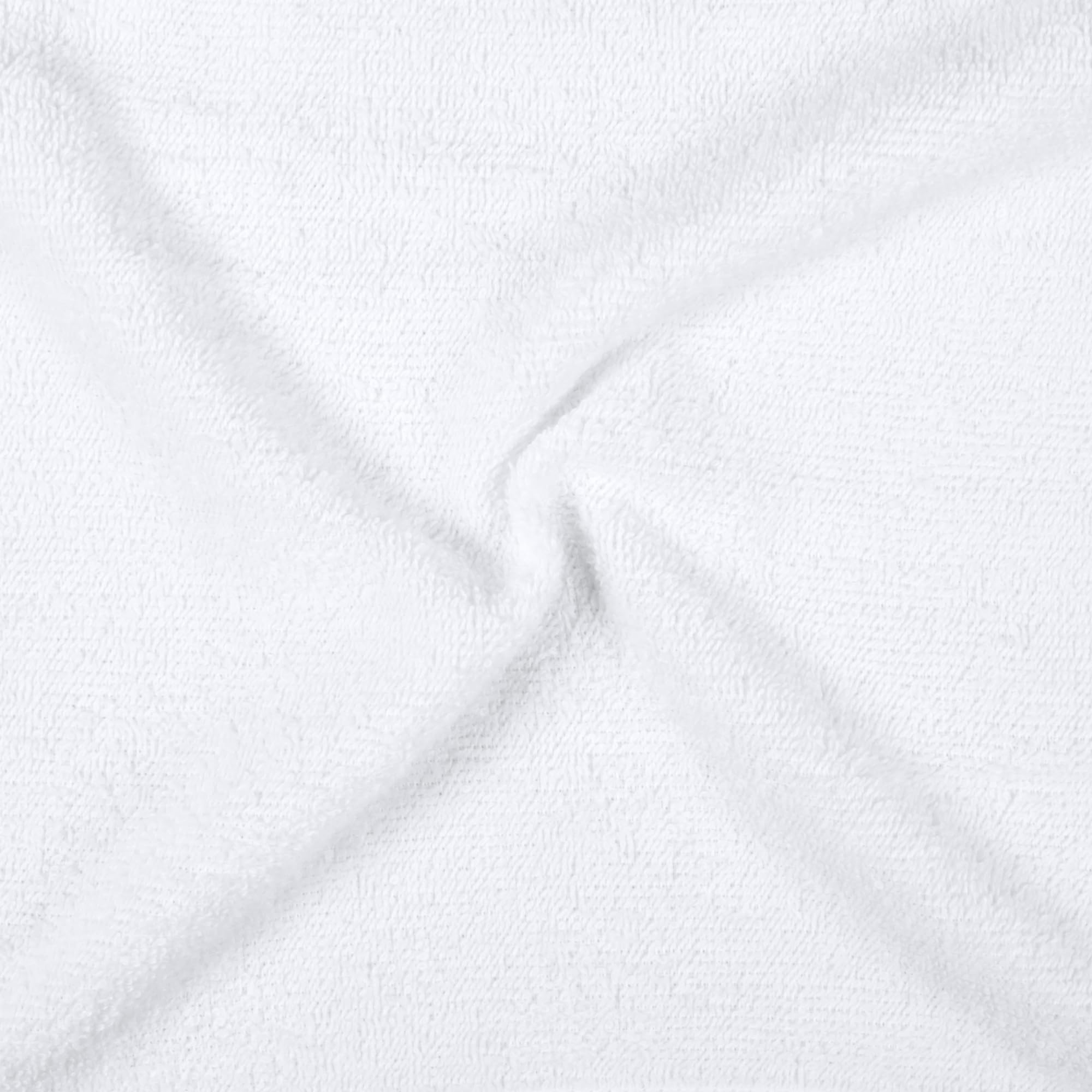 Amazon Basics washcloth dryer-safe design implies easy maintenance and long-lasting durability