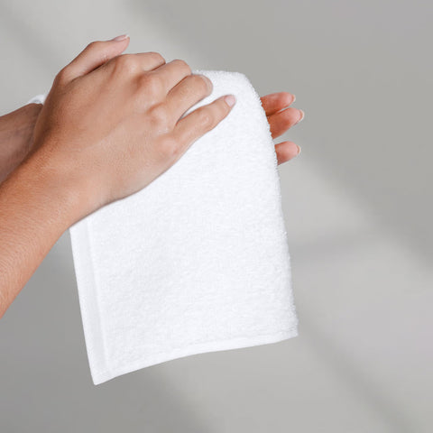 Amazon Basics washcloth pack-front shows uniform color and ample supply for daily use