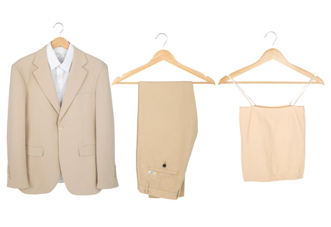 Contoured shoulders help maintain garment shape while hanging.