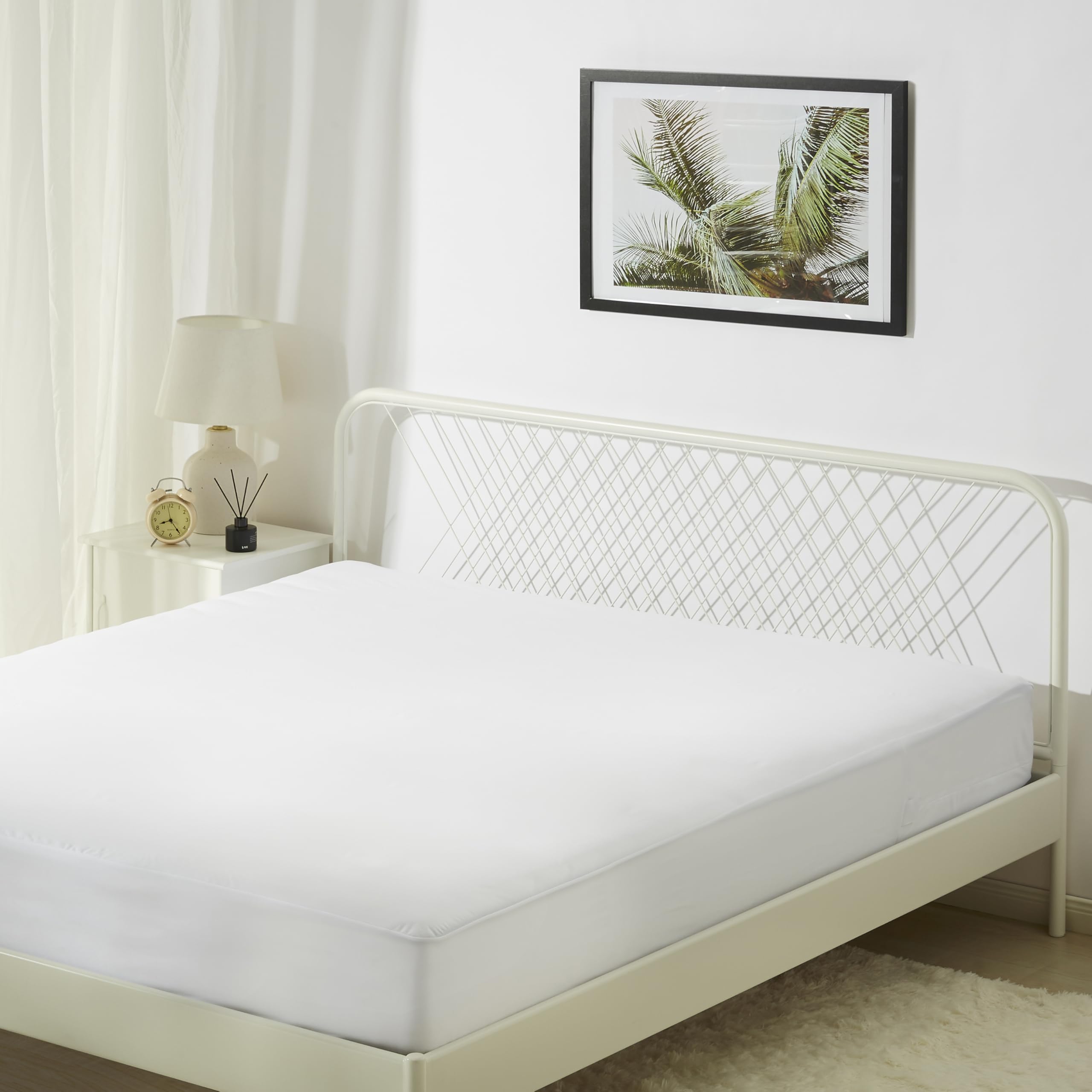 Amazon Basics zippered encasement king side view with secure 360-degree closure.
