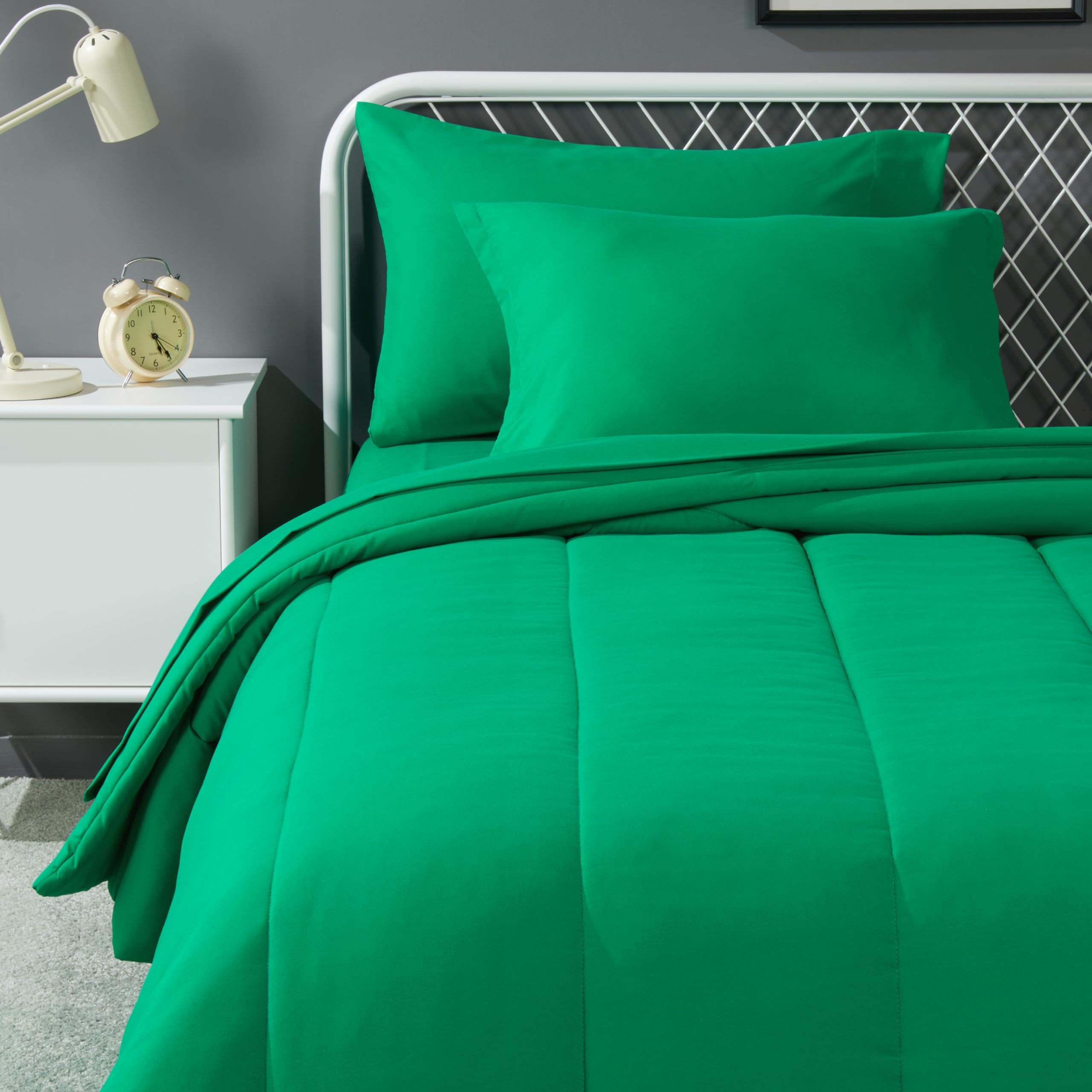 Amazon Basics kid's bed-in-a-bag twin green comforter—soft microfiber warmth for all-season comfort