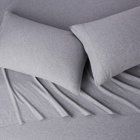 Amazon Basics standard pillowcase adds smooth coverage for standard pillows.