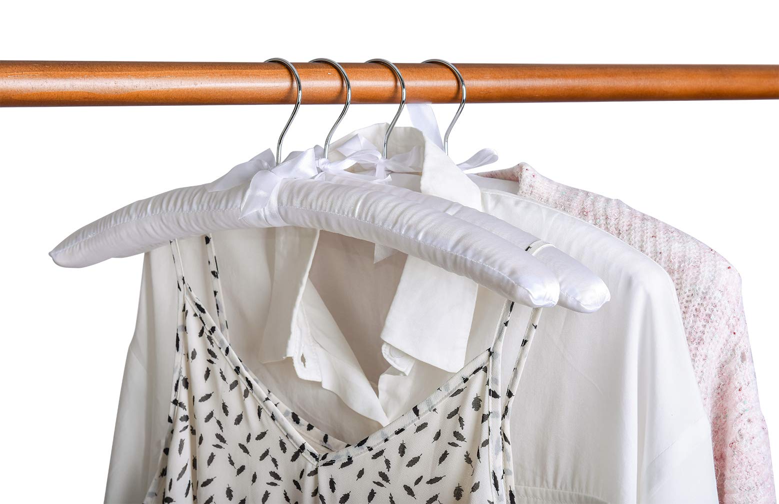 Amber Home sealed packaging protects hangers from dust before gifting