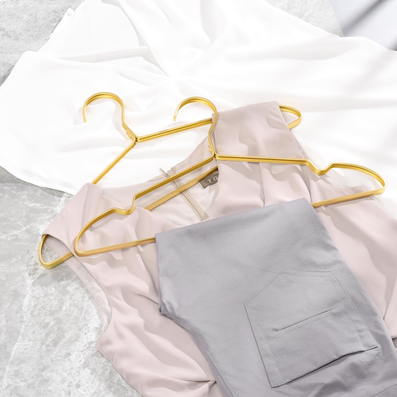Amber Home hangers large notches fit camisoles and slips without slipping