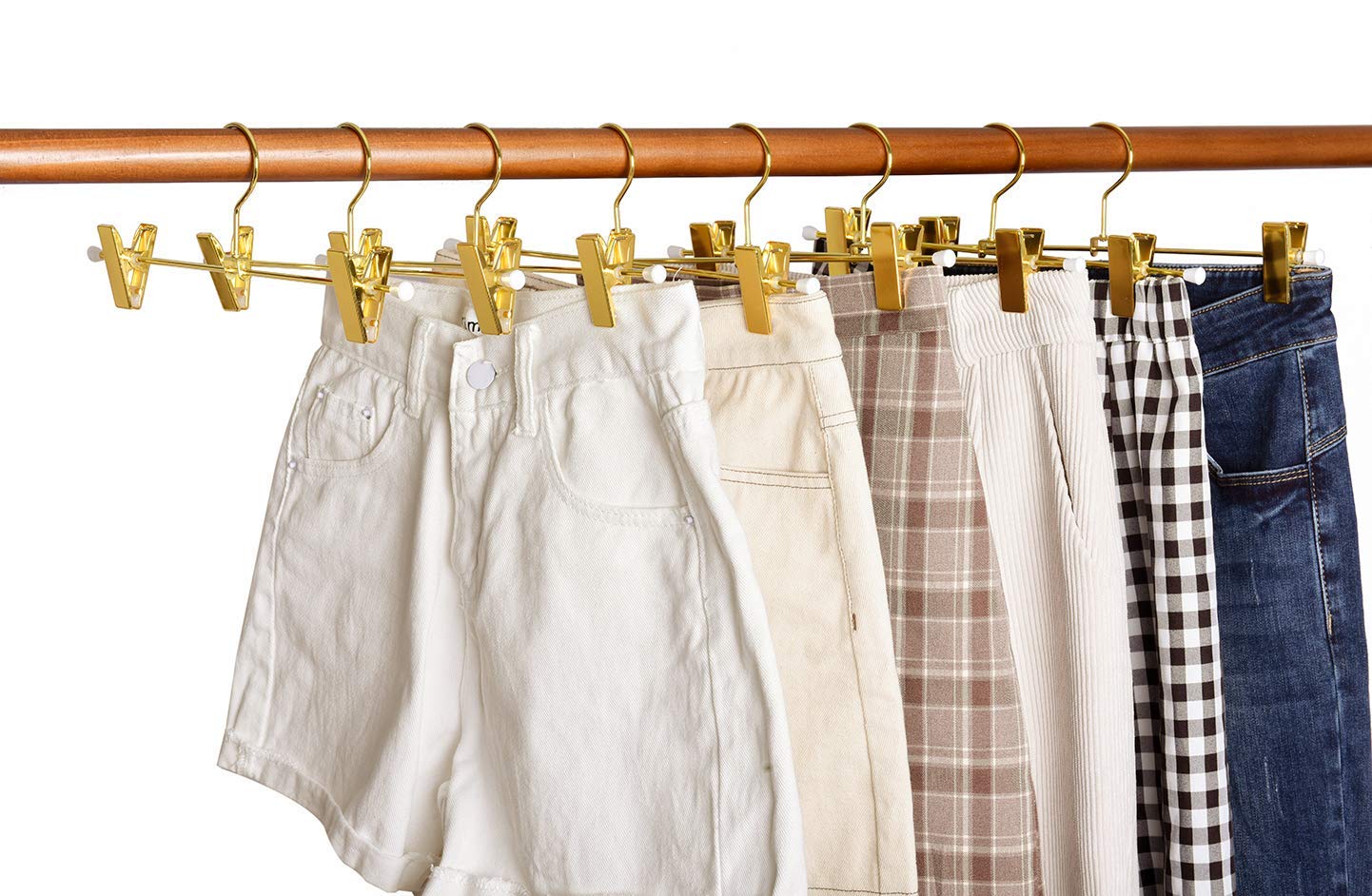 Amber Home swivel hook enables easy access without moving the entire hanger