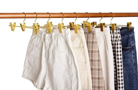 Amber Home swivel hook enables easy access without moving the entire hanger
