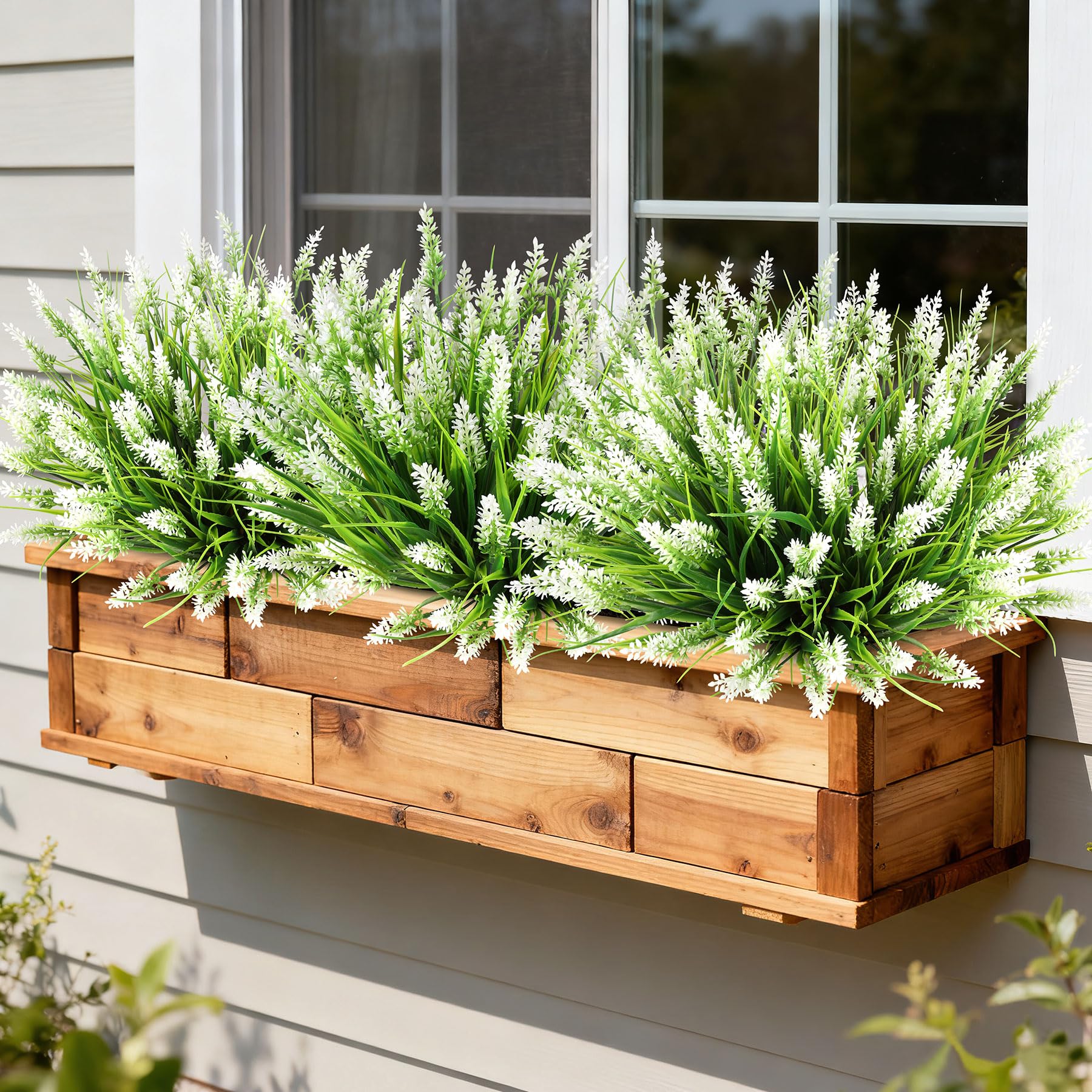 AmberFun fade-proof materials provide low-maintenance greenery across seasons