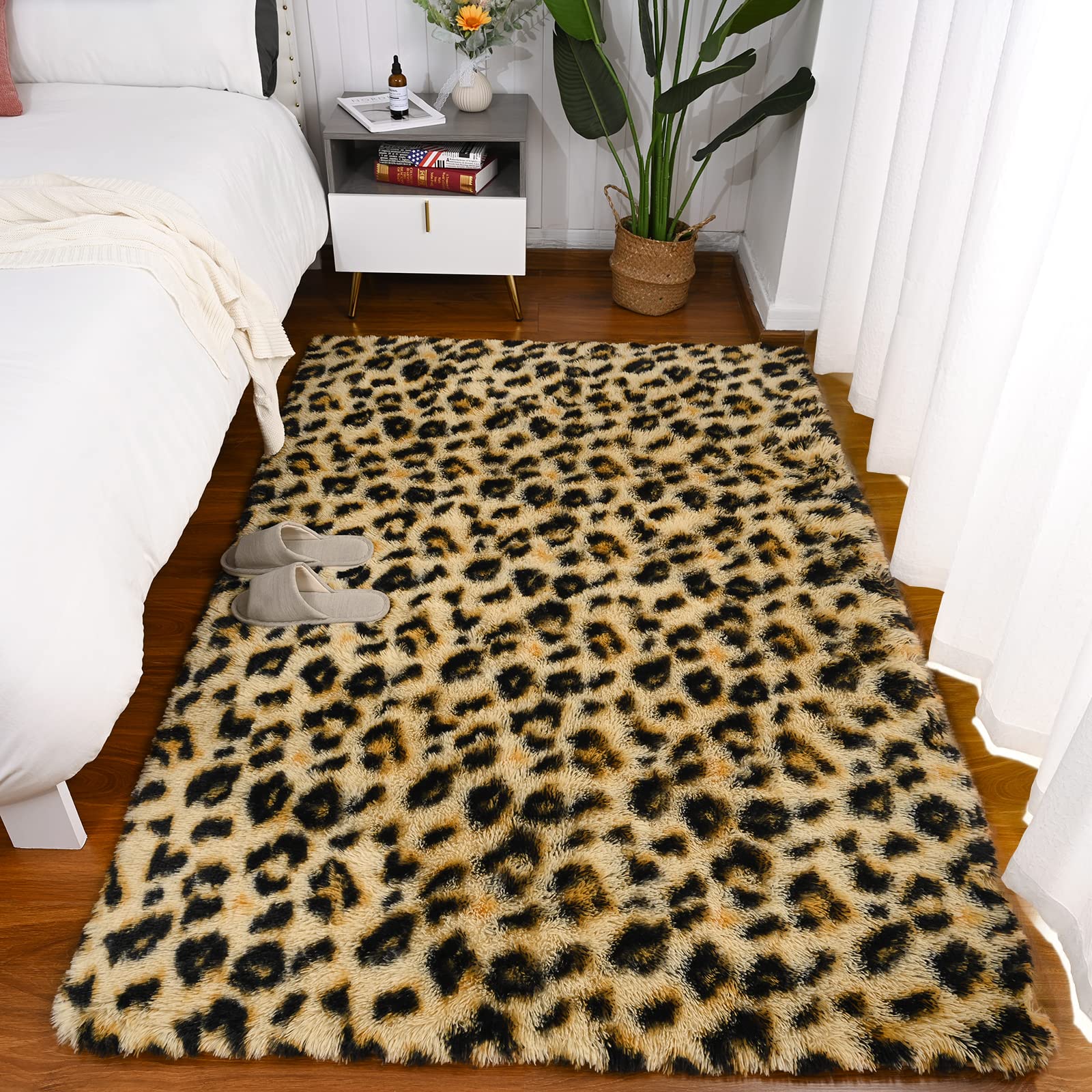 Amearea Fluffy Leopard Rug close-up fur texture highlighting softness.