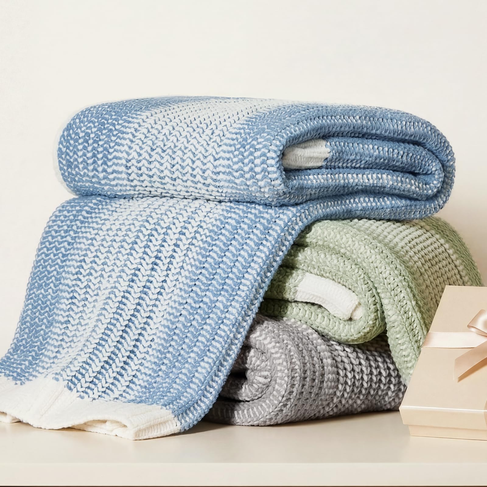 Amélie Home gift-ready chenille throw suitable for gifting