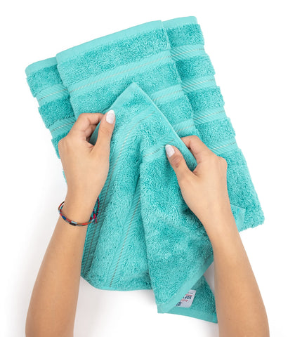 Label highlights 600 GSM density for luxurious plushness.