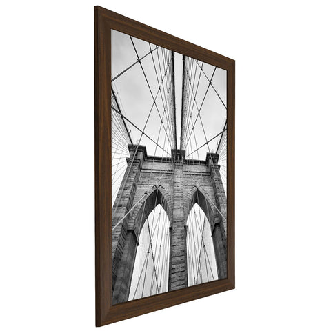 Easy-turn buttons facilitate quick photo swaps in the frame