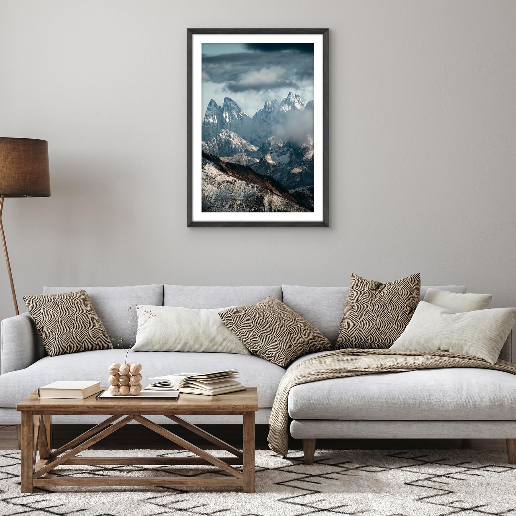 Americanflat frame features a refined 1.1-inch border accent