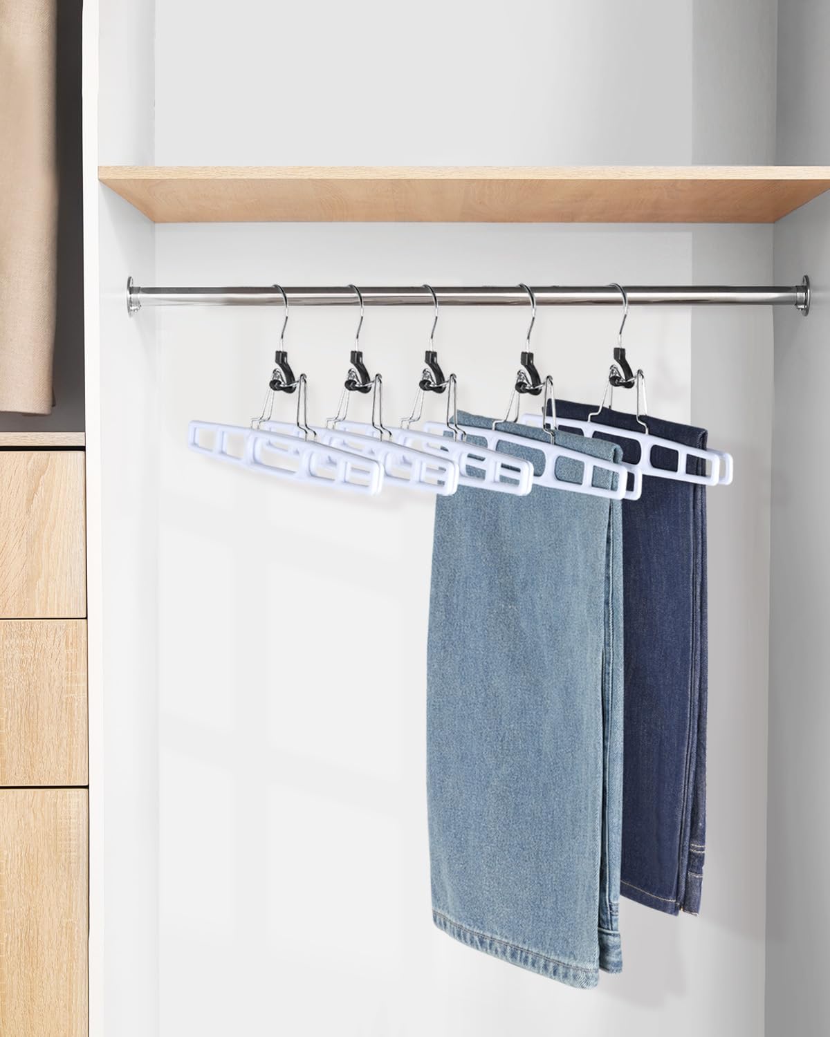 AMKUFO closet organization solution keeps outfits tidy.