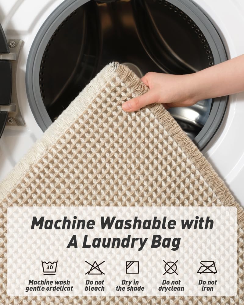 AMOAMI bath mat is machine washable for easy care.