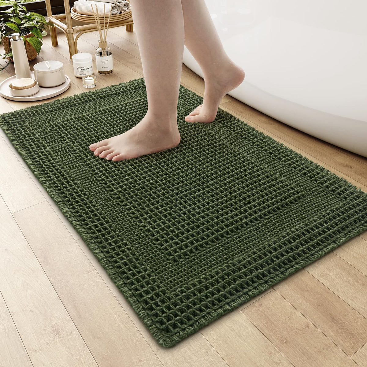 AMOAMI waffle bath mat with absorbent texture for quick moisture pickup