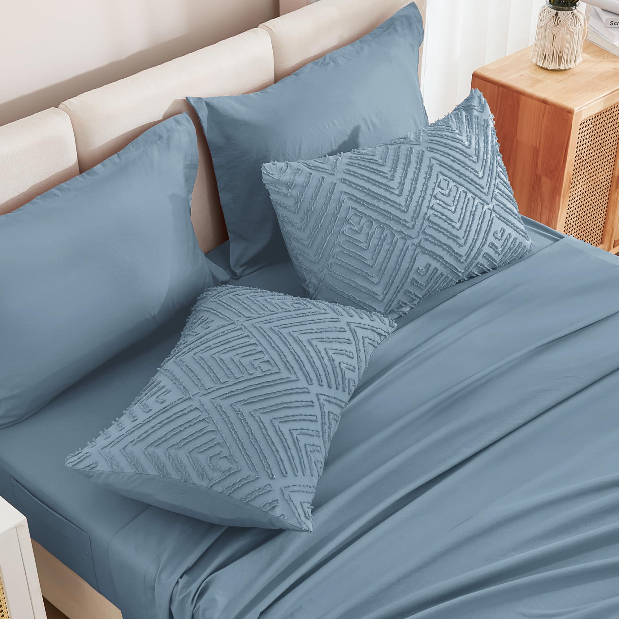 Andency fitted sheet with 14-inch deep pocket secures a snug fit.