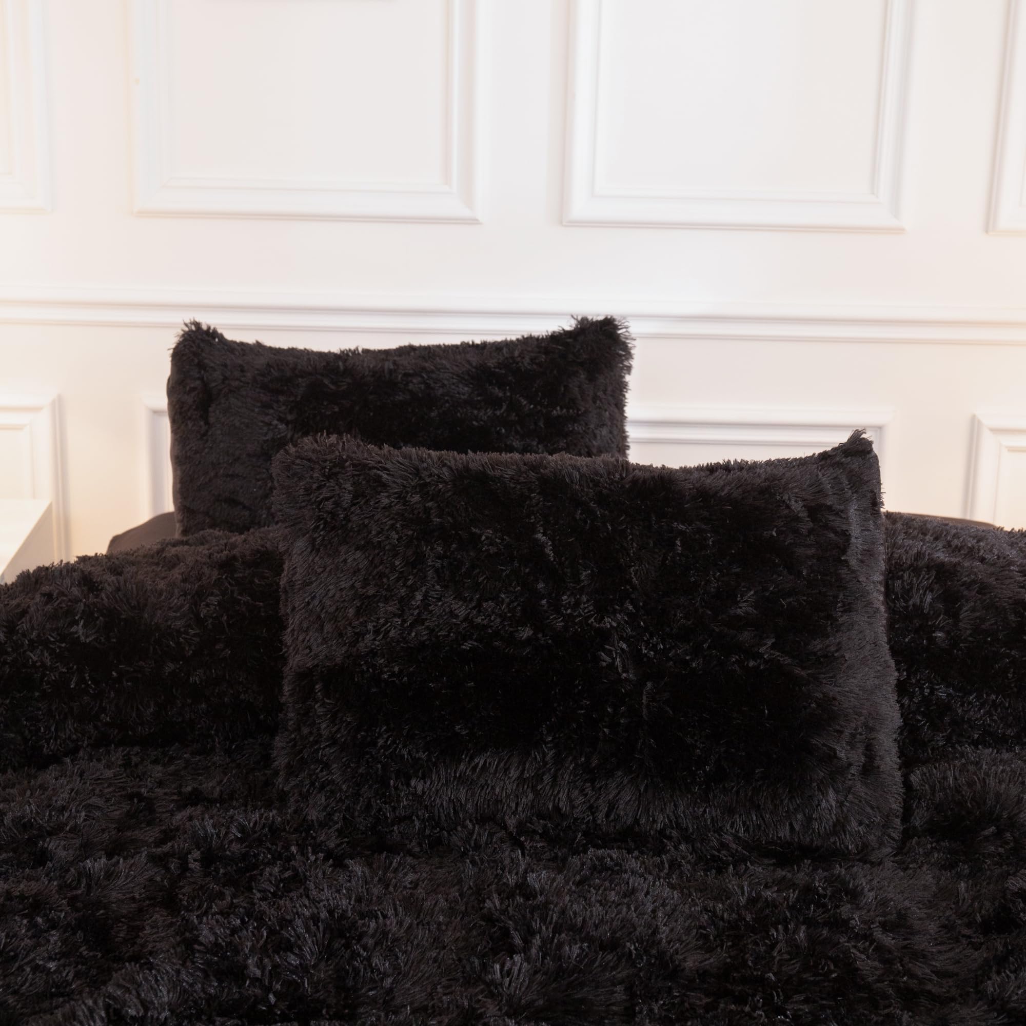 Andency queen comforter pitched as an easy unboxing upgrade.