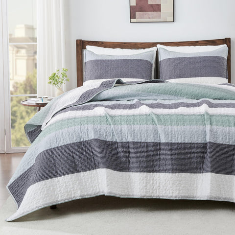 Andency Queen Quilt Sage Green bedspread—soft all-season comfort.