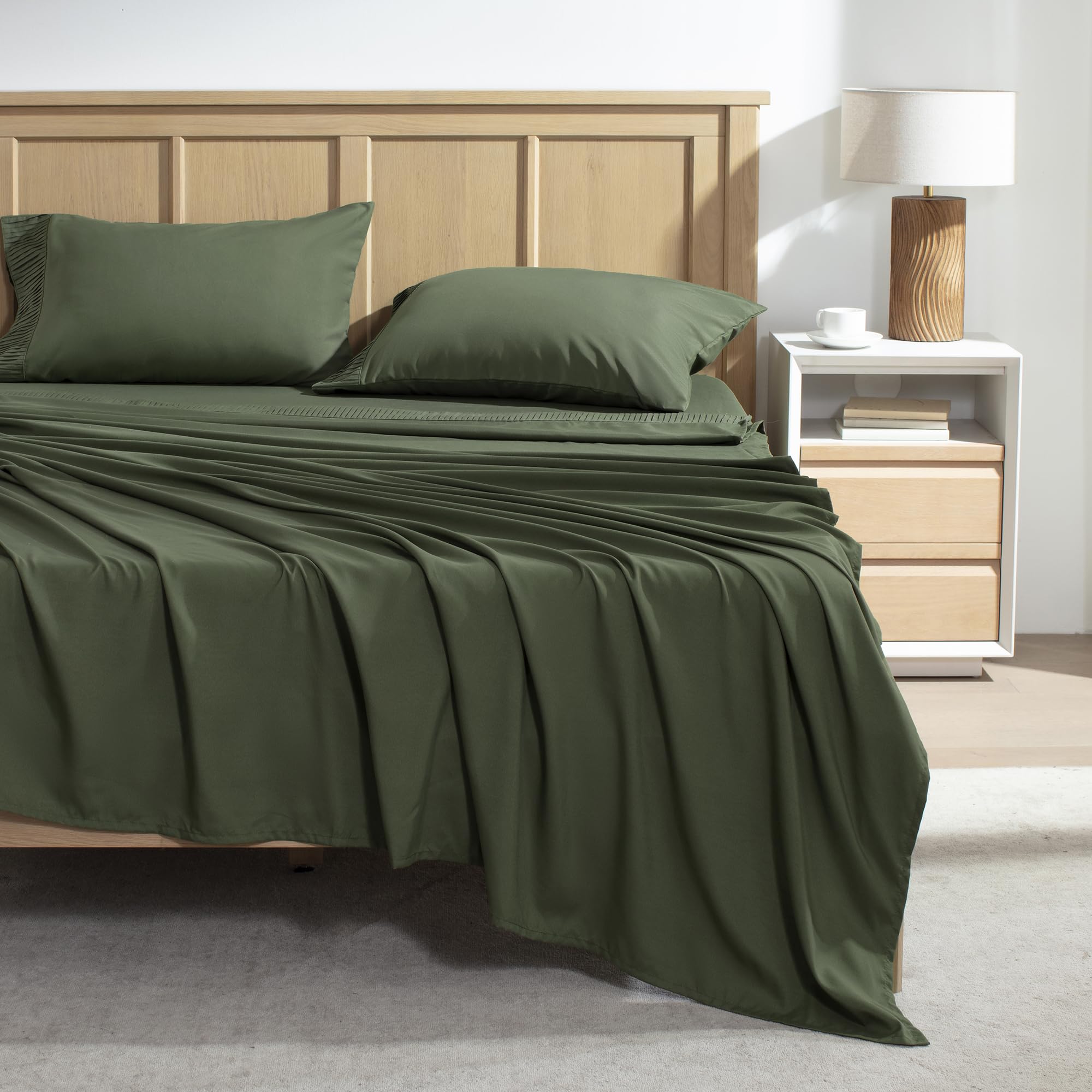 Andency Queen Sheet Set close-up shows ultra-soft microfiber texture for restful nights.