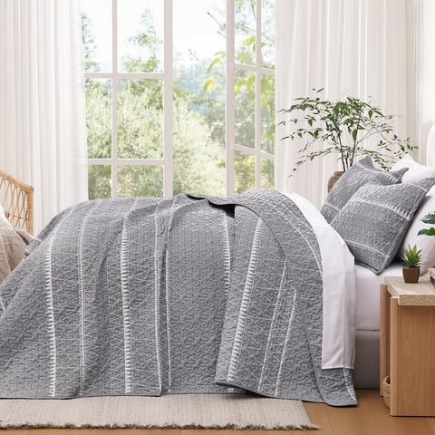 Andency lightweight quilt is easy to wash and quick to dry.