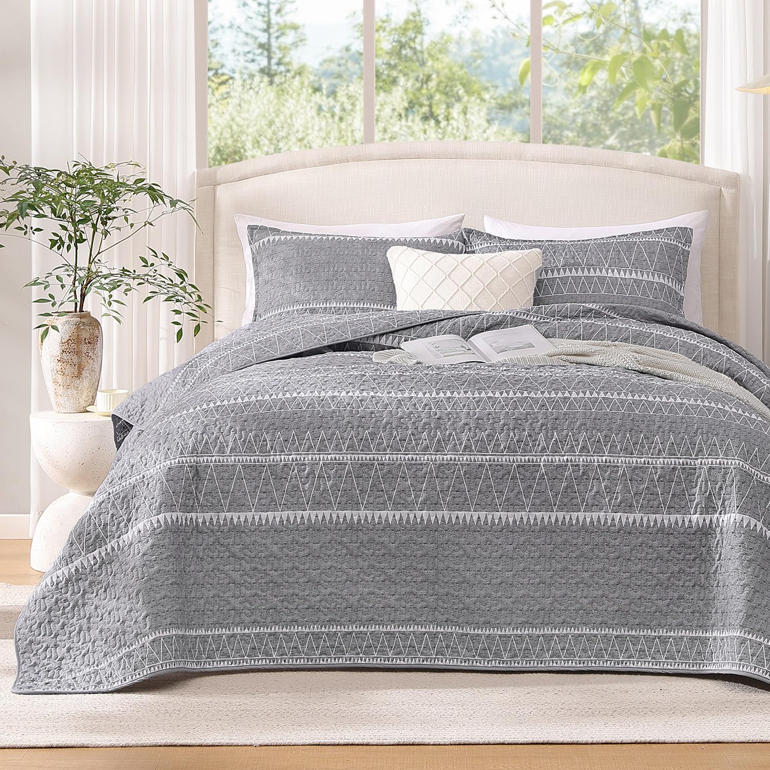 Andency quilt set queen grey 90x96 offers cozy all-season warmth.