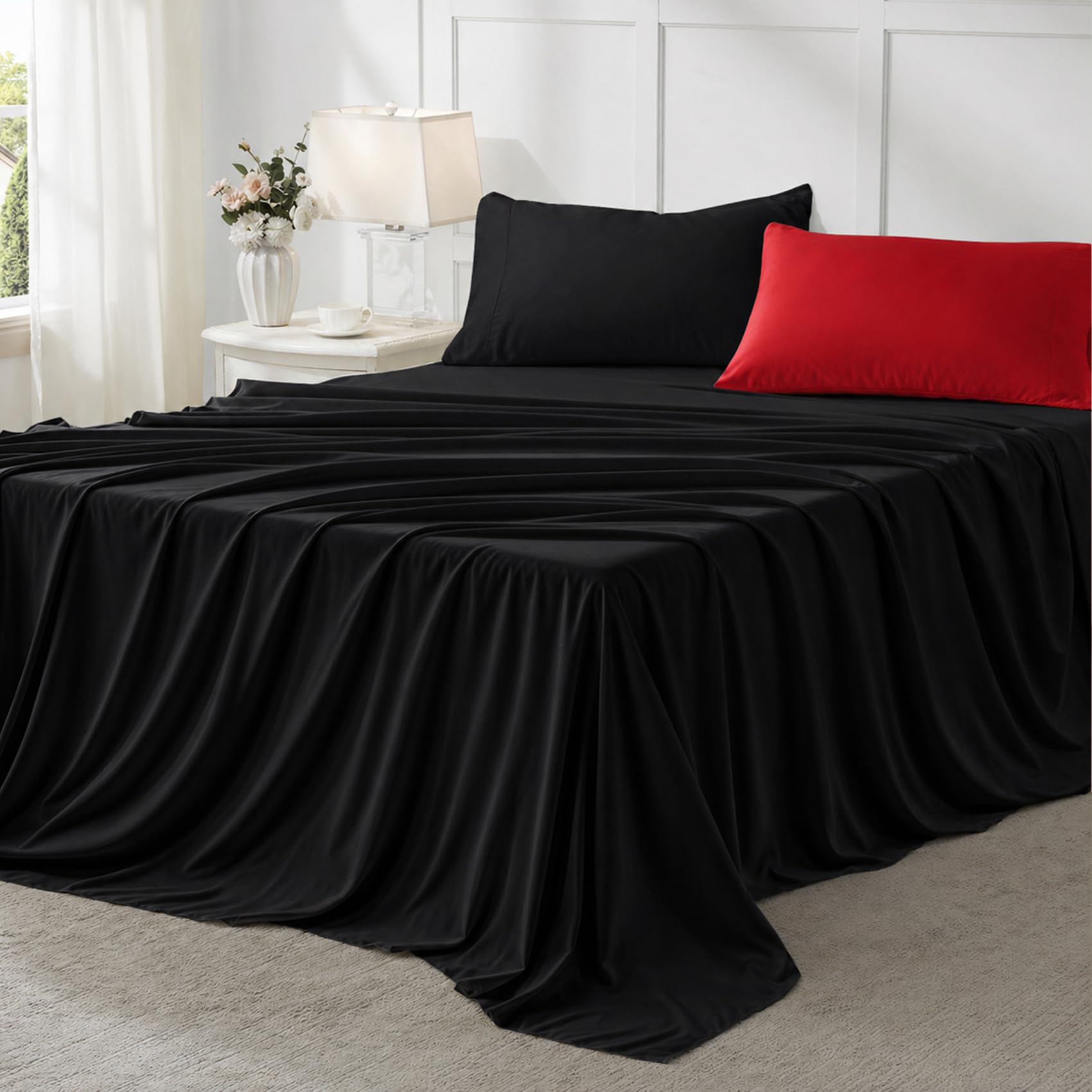 Anluoer pillow shams 2-pack add a boutique finish.
