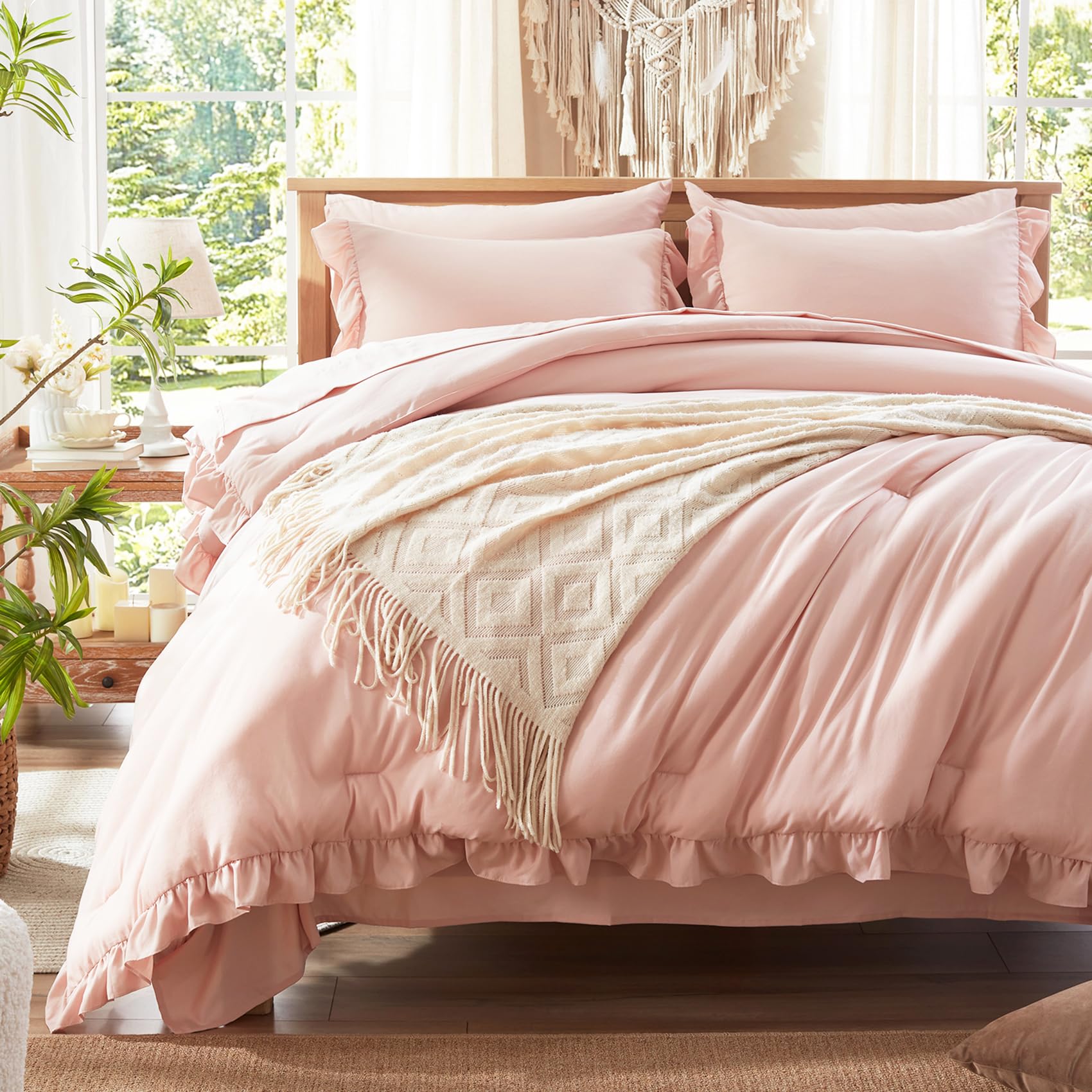 Anluoer Queen Comforter Set all-season-warmth provides adaptable warmth and breathability