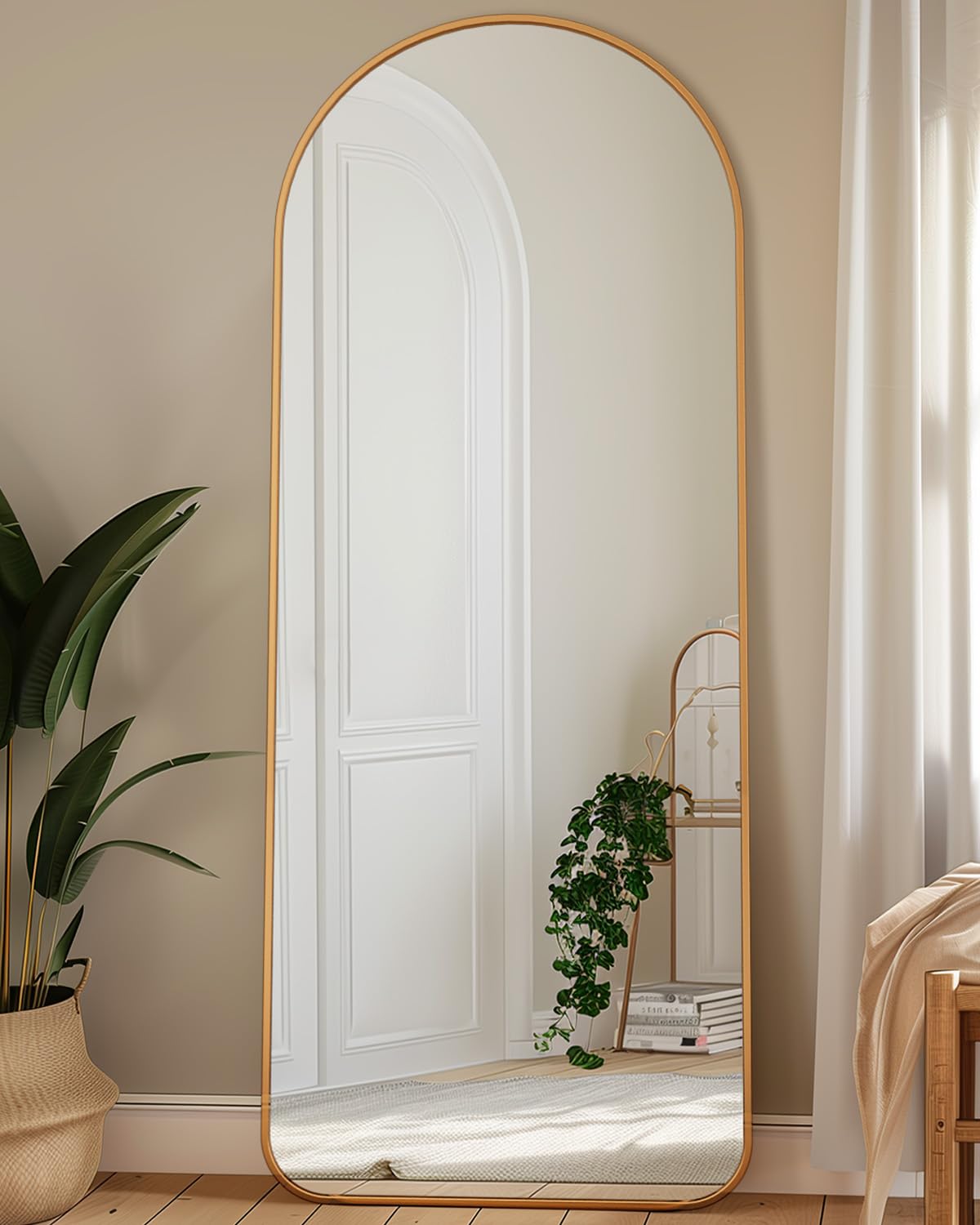 Antok full-length mirror increases sense of space for getting ready