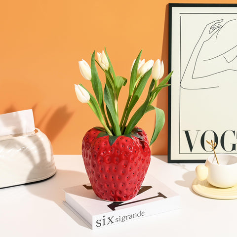 AOMOONOA gift-worthy strawberry vase for a loved one