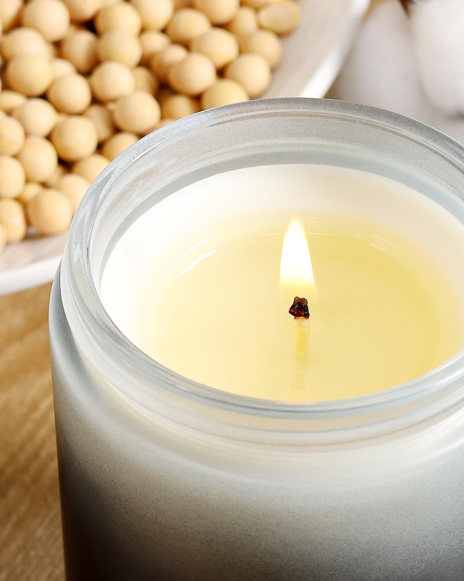 AOOVOO gift-ready packaging—perfect masculine candle gift