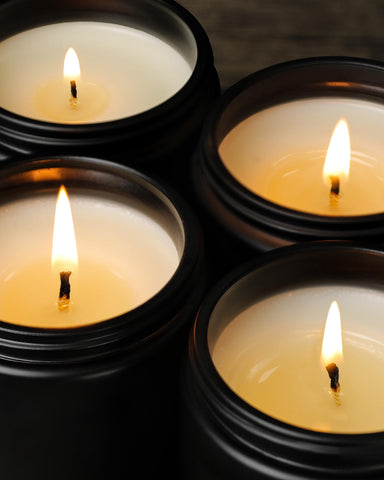 AOOVOO Whiskey Caramel candle in black jar for warm evenings