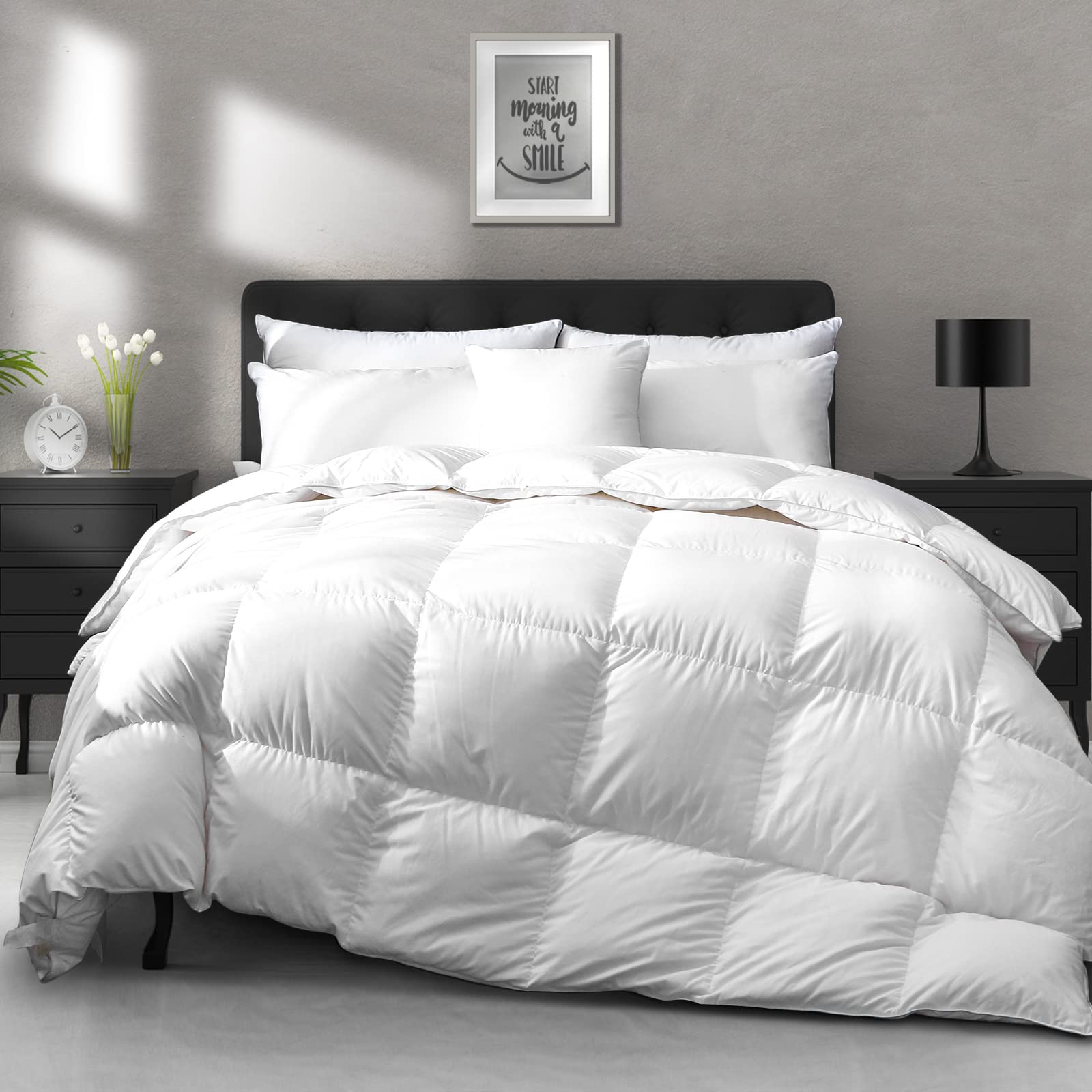 APSMILE down fiber comforter with baffle-box design for even warmth and loft.