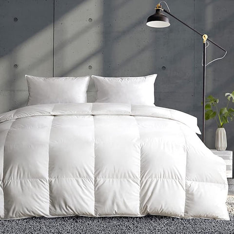 APSMILE oversized king comforter close-up highlighting 120x98 inches and light fill for warmth control