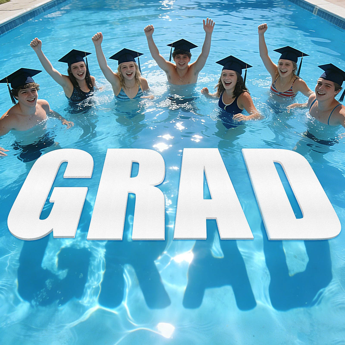 APUDWN Grad letters float clearly on water for bold graduation photos.